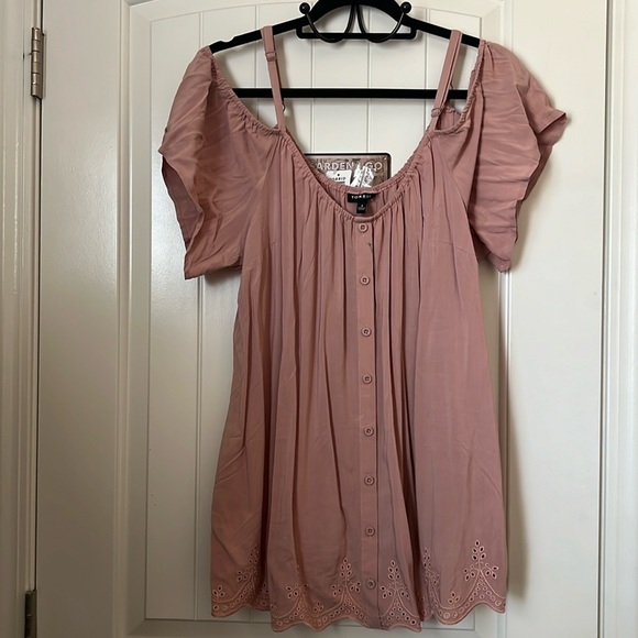 Torrid Challis Cold Shoulder Top - Picture 2 of 10